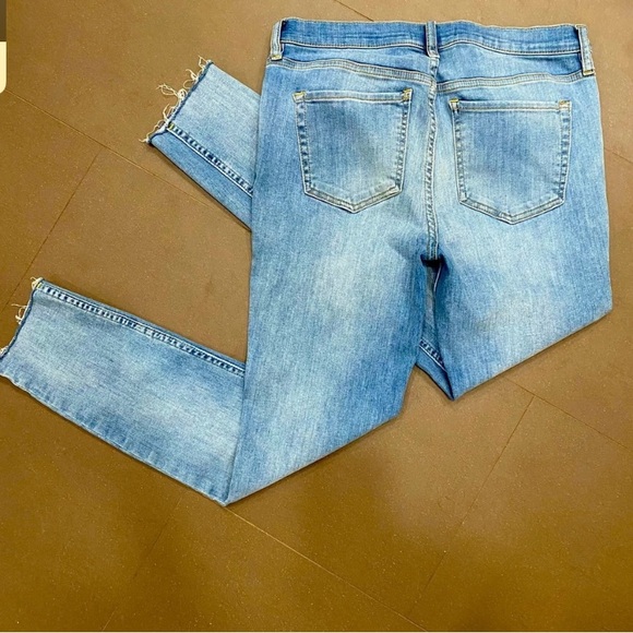 Free People high-rise jegging, raw hem sz 29 - Picture 2 of 6